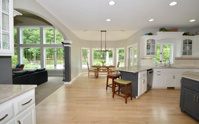 N34W33394 Hickory LANE, Nashotah, WI 53058
