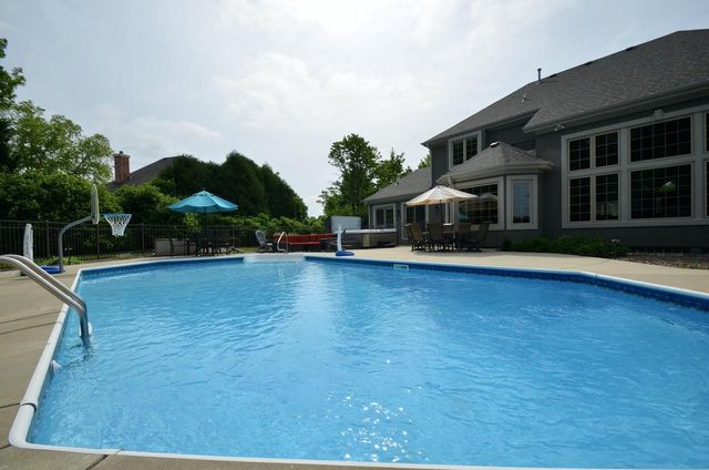N34W33394 Hickory LANE, Nashotah, WI 53058