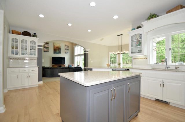 N34W33394 Hickory LANE, Nashotah, WI 53058