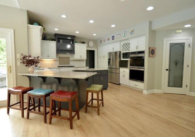 N34W33394 Hickory LANE, Nashotah, WI 53058