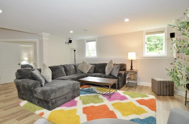 N34W33394 Hickory LANE, Nashotah, WI 53058