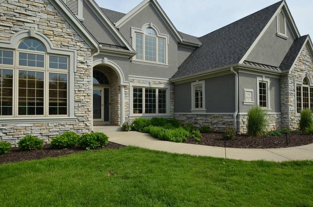 N34W33394 Hickory LANE, Nashotah, WI 53058