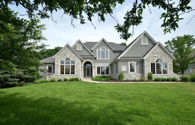 N34W33394 Hickory LANE, Nashotah, WI 53058