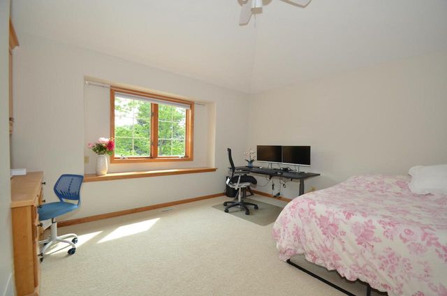 N34W33394 Hickory LANE, Nashotah, WI 53058