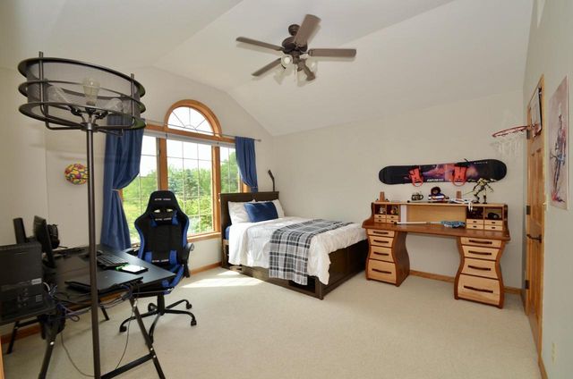 N34W33394 Hickory LANE, Nashotah, WI 53058