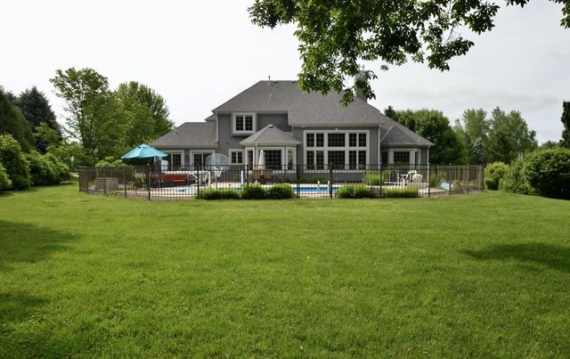 N34W33394 Hickory LANE, Nashotah, WI 53058