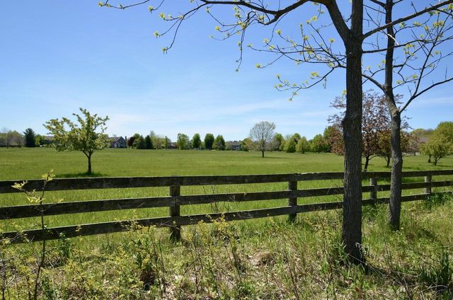 N34W33394 Hickory LANE, Nashotah, WI 53058