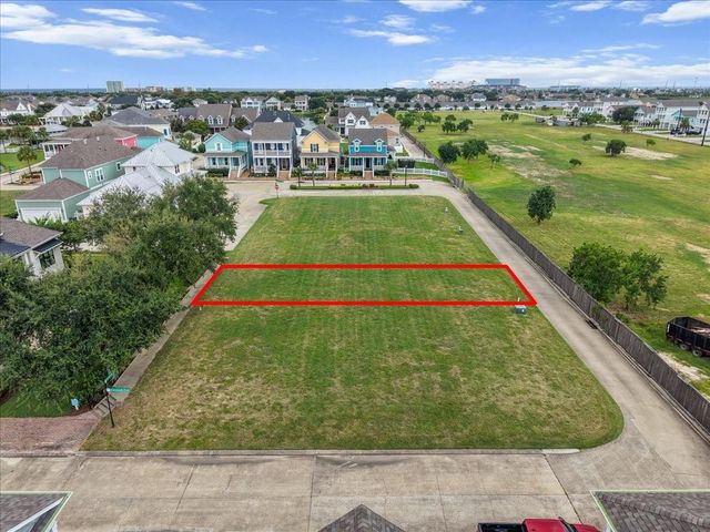 3 Meridian Way, Galveston, TX 77554