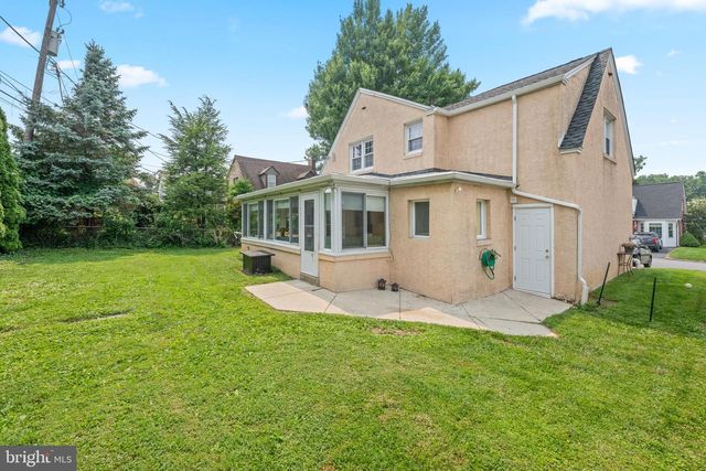 2326 S GILINGER RD, Lafayette Hill, PA 19444
