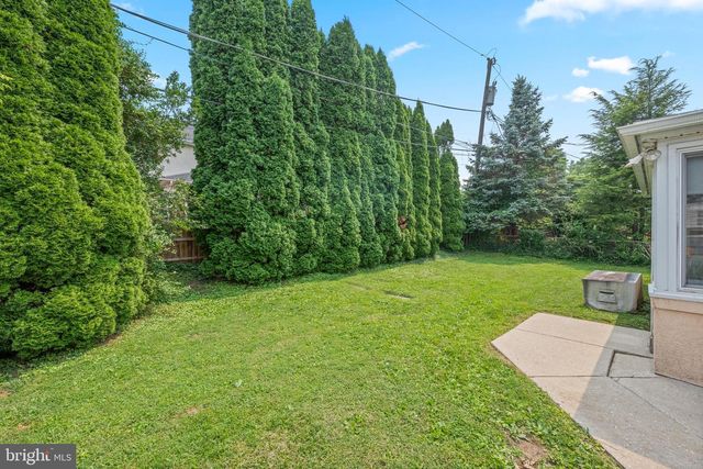 2326 S GILINGER RD, Lafayette Hill, PA 19444