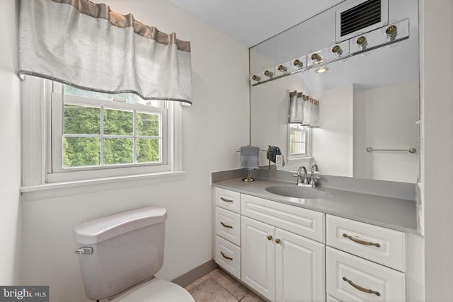 2326 S GILINGER RD, Lafayette Hill, PA 19444