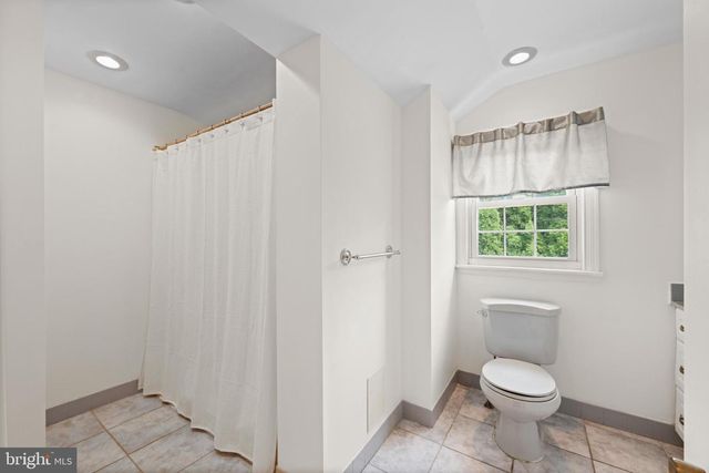 2326 S GILINGER RD, Lafayette Hill, PA 19444