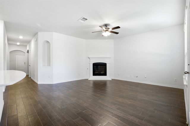 10313 Fountain Gate Street, Aubrey, TX 76227