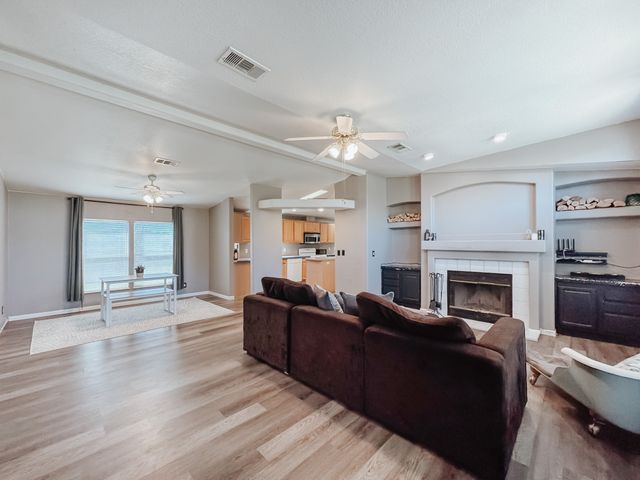 932 SE County Road 2240, Corsicana, TX 75109