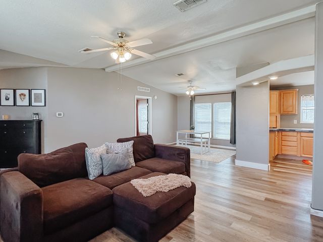 932 SE County Road 2240, Corsicana, TX 75109