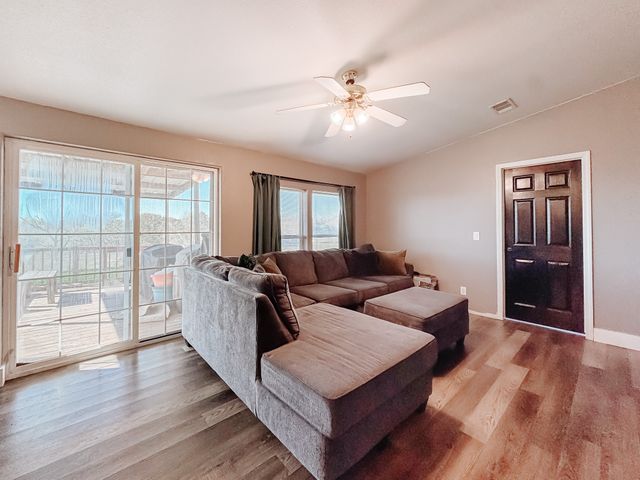 932 SE County Road 2240, Corsicana, TX 75109