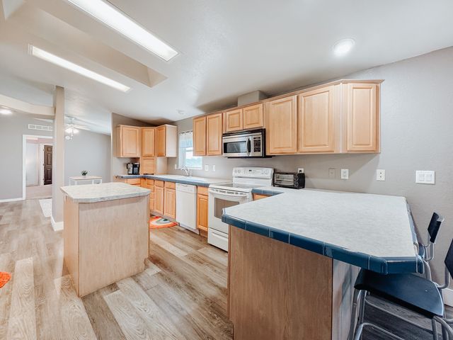 932 SE County Road 2240, Corsicana, TX 75109