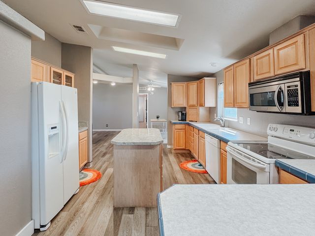 932 SE County Road 2240, Corsicana, TX 75109