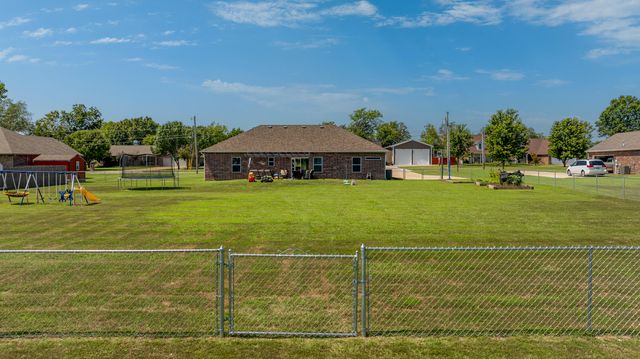 26800 S 621 Place, Grove, OK 74344