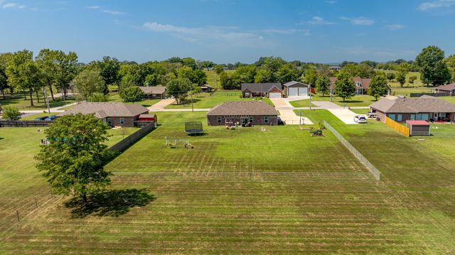 26800 S 621 Place, Grove, OK 74344