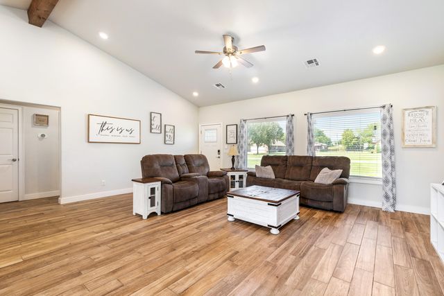 26800 S 621 Place, Grove, OK 74344