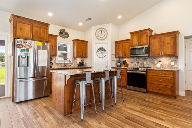 26800 S 621 Place, Grove, OK 74344