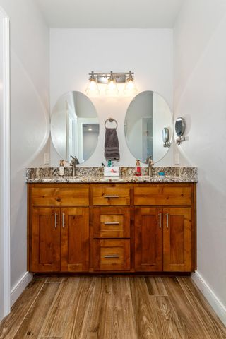 26800 S 621 Place, Grove, OK 74344