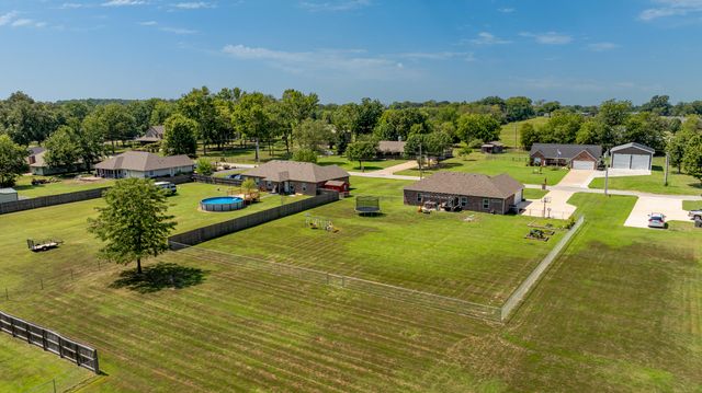 26800 S 621 Place, Grove, OK 74344