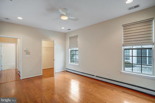 22 PIERHEAD DR, Barnegat, NJ 08005