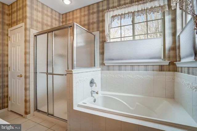 22 PIERHEAD DR, Barnegat, NJ 08005