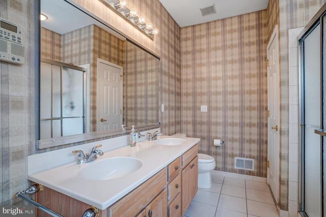 22 PIERHEAD DR, Barnegat, NJ 08005