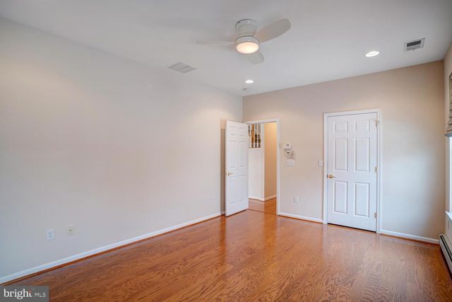 22 PIERHEAD DR, Barnegat, NJ 08005