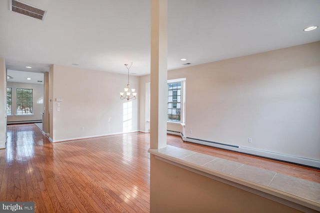 22 PIERHEAD DR, Barnegat, NJ 08005