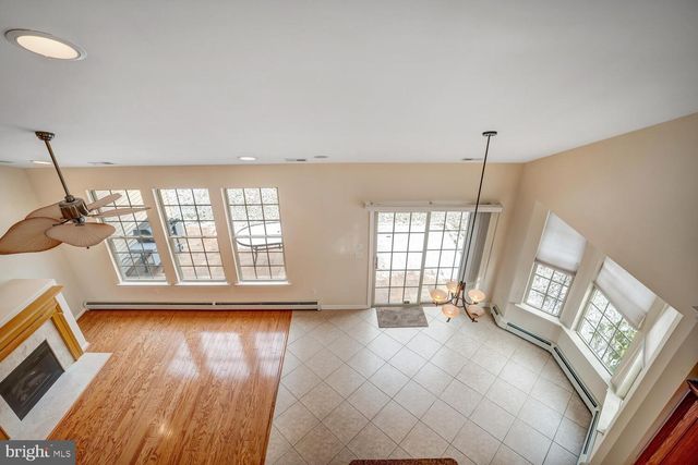 22 PIERHEAD DR, Barnegat, NJ 08005