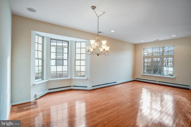 22 PIERHEAD DR, Barnegat, NJ 08005