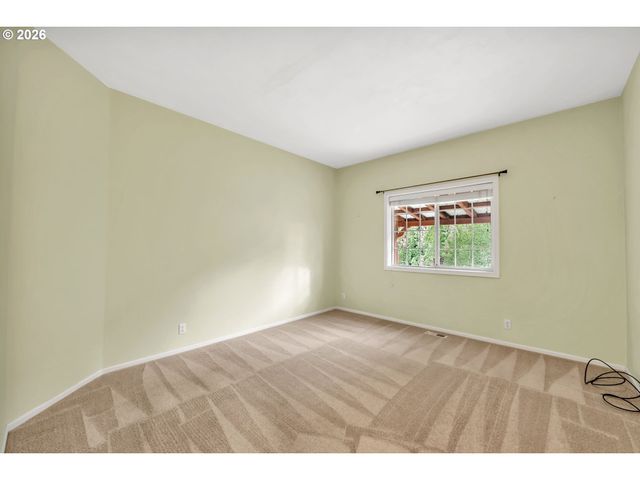 2545 WALNUT RIDGE Dr, Springfield, OR 97477