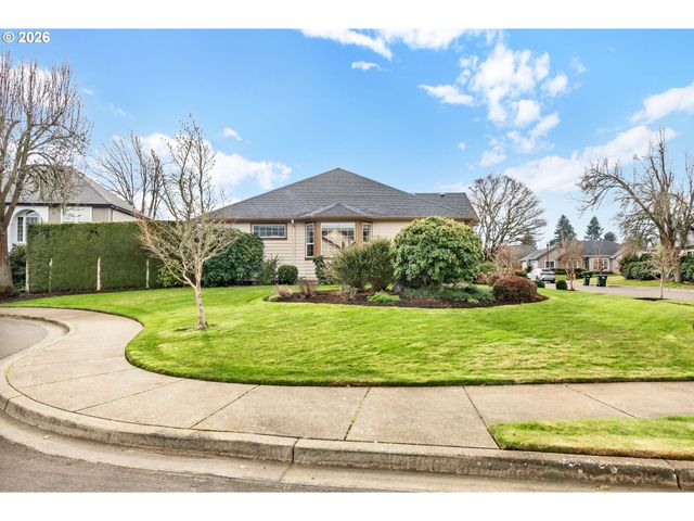 2545 WALNUT RIDGE Dr, Springfield, OR 97477