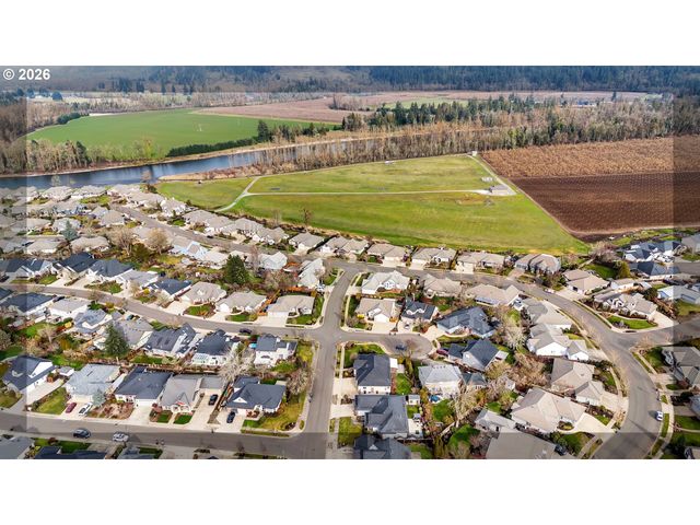 2545 WALNUT RIDGE Dr, Springfield, OR 97477