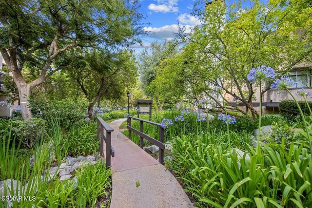 21900 Marylee Street 261, Woodland Hills, CA 91367