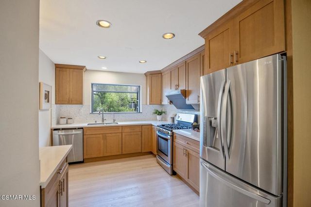 21900 Marylee Street 261, Woodland Hills, CA 91367