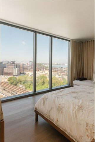 131-03 40th Road 18M, Flushing, NY 11354