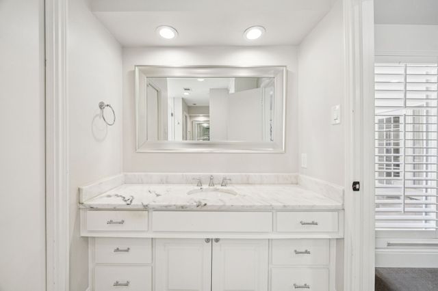7010 Mckamy Boulevard, Dallas, TX 75248