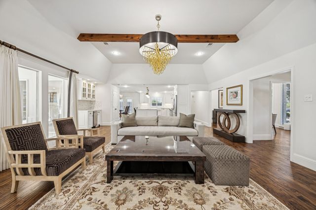 7010 Mckamy Boulevard, Dallas, TX 75248