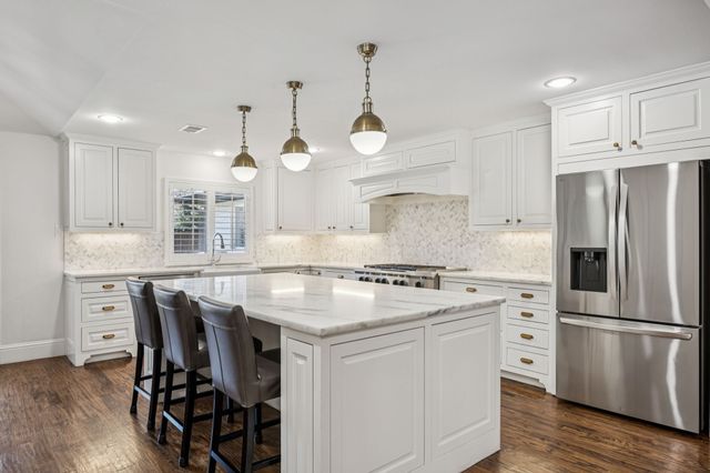 7010 Mckamy Boulevard, Dallas, TX 75248
