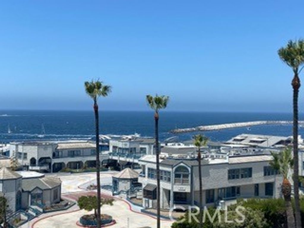 640 The Village 312, Redondo Beach, CA 90277 — photo 2