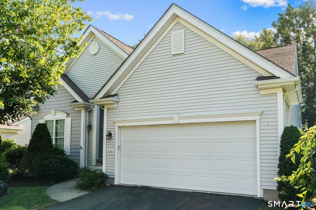 171 Country Club Drive 171, Oxford, CT 06478