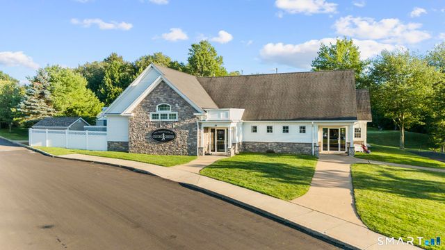 171 Country Club Drive 171, Oxford, CT 06478