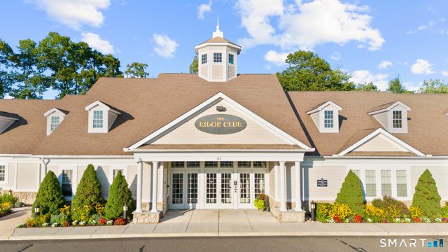 171 Country Club Drive 171, Oxford, CT 06478