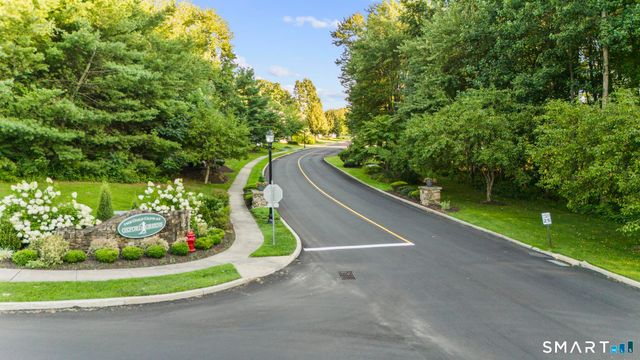 171 Country Club Drive 171, Oxford, CT 06478