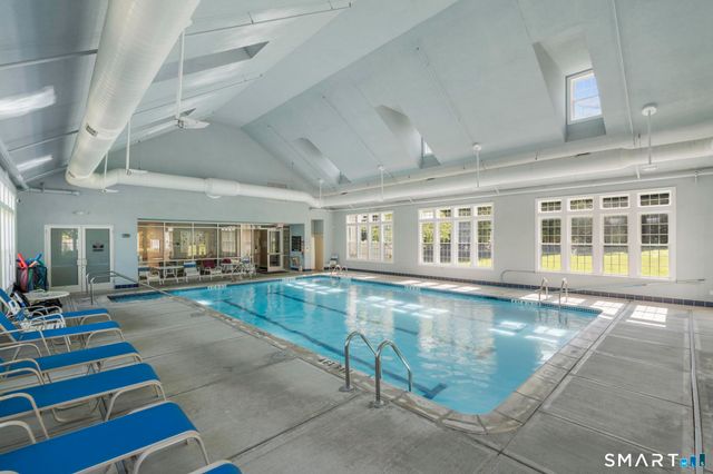 171 Country Club Drive 171, Oxford, CT 06478